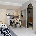 Massena Street - Quiet 2 Bdr & Balcony 公寓 *