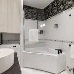 Massena Street - Quiet 2 Bdr & Balcony * 尼斯