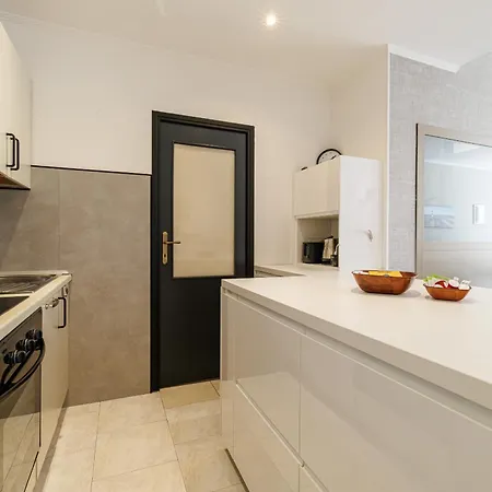 شقة Massena Street - Quiet 2 Bdr & Balcony *