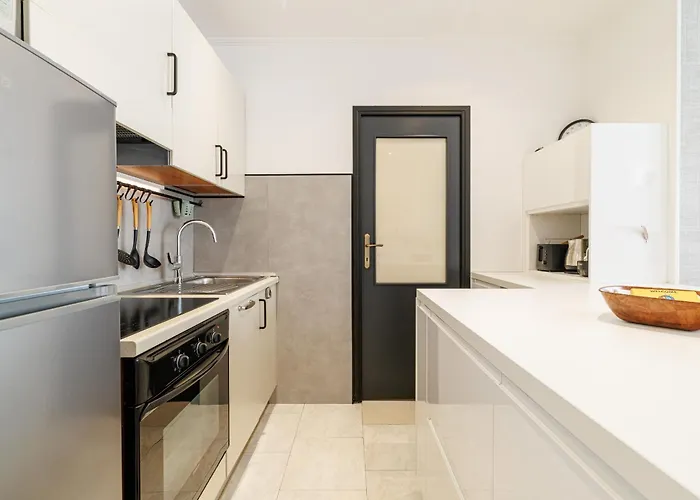 아파트 Massena Street - Quiet 2 Bdr & Balcony 니스
