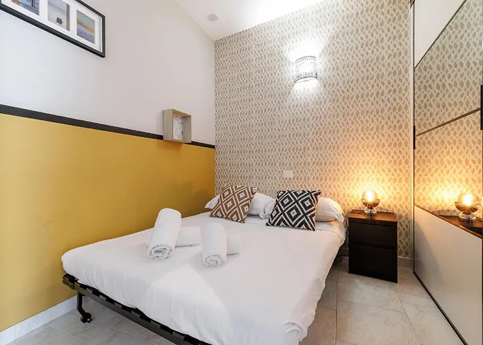 Massena Street - Quiet 2 Bdr & Balcony * نيس