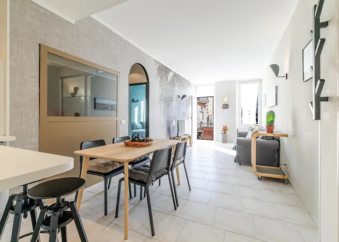 Apartment Massena Street - Quiet 2 Bdr&balcony Nizza