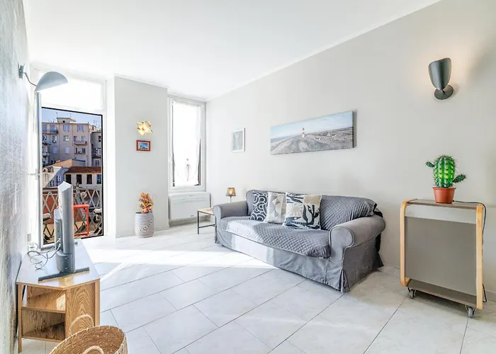 Massena Street - Quiet 2 Bdr&balcony Nizza