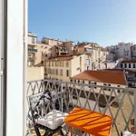 Massena Street - Quiet 2 Bdr & Balcony Apartment
